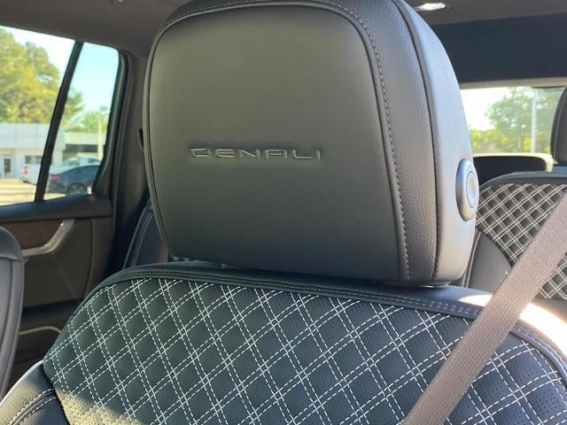 2027 GMC Acadia AWD Denali