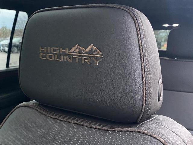 2022 Chevrolet Suburban High Country