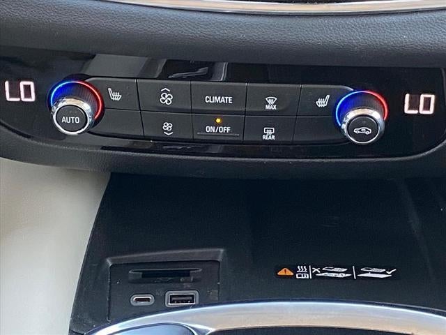 2023 Buick Enclave Essence