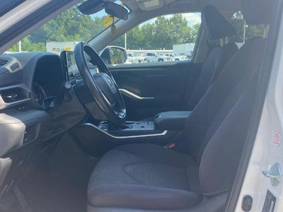 2022 Toyota Highlander LE