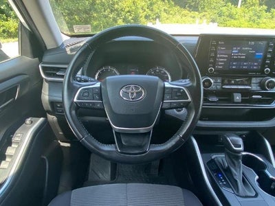 2022 Toyota Highlander LE